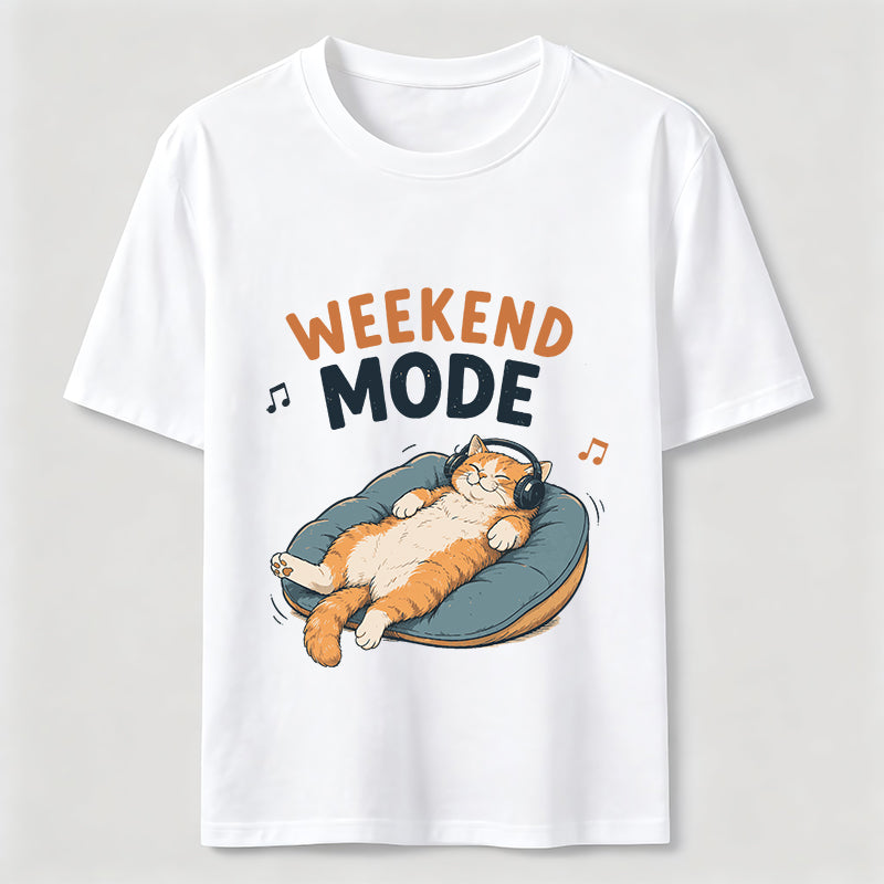 Weekend Mode Cat Classic T-Shirt