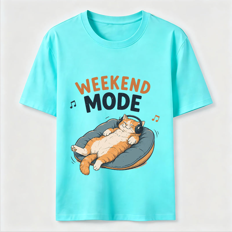 Weekend Mode Cat Classic T-Shirt