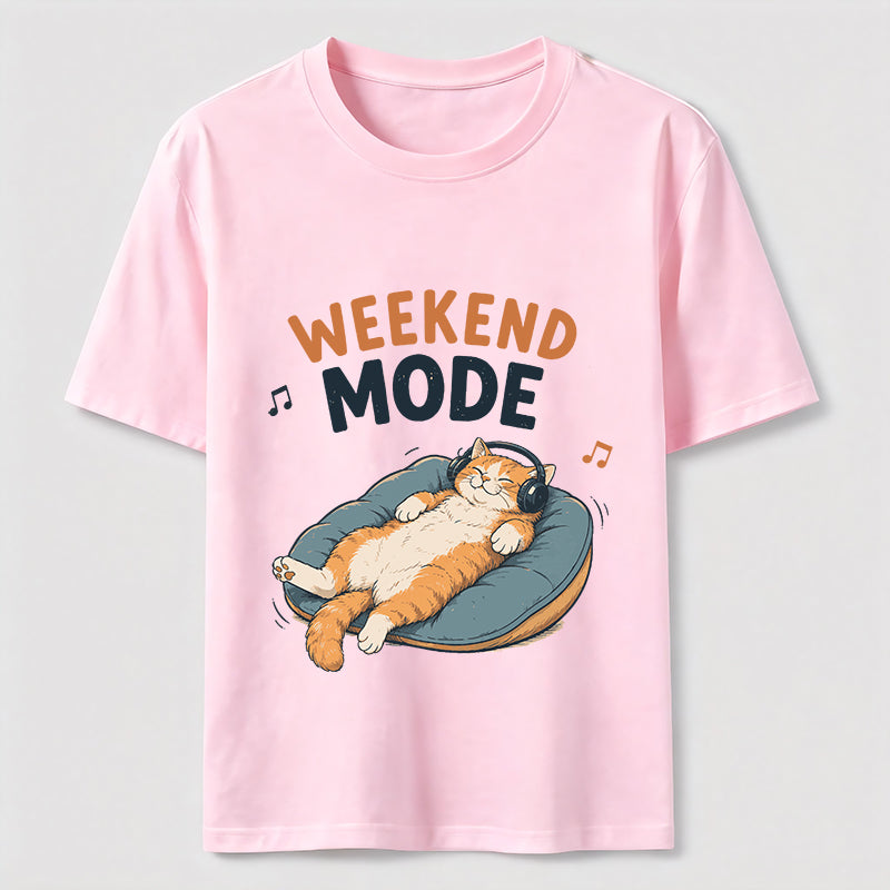 Weekend Mode Cat Classic T-Shirt