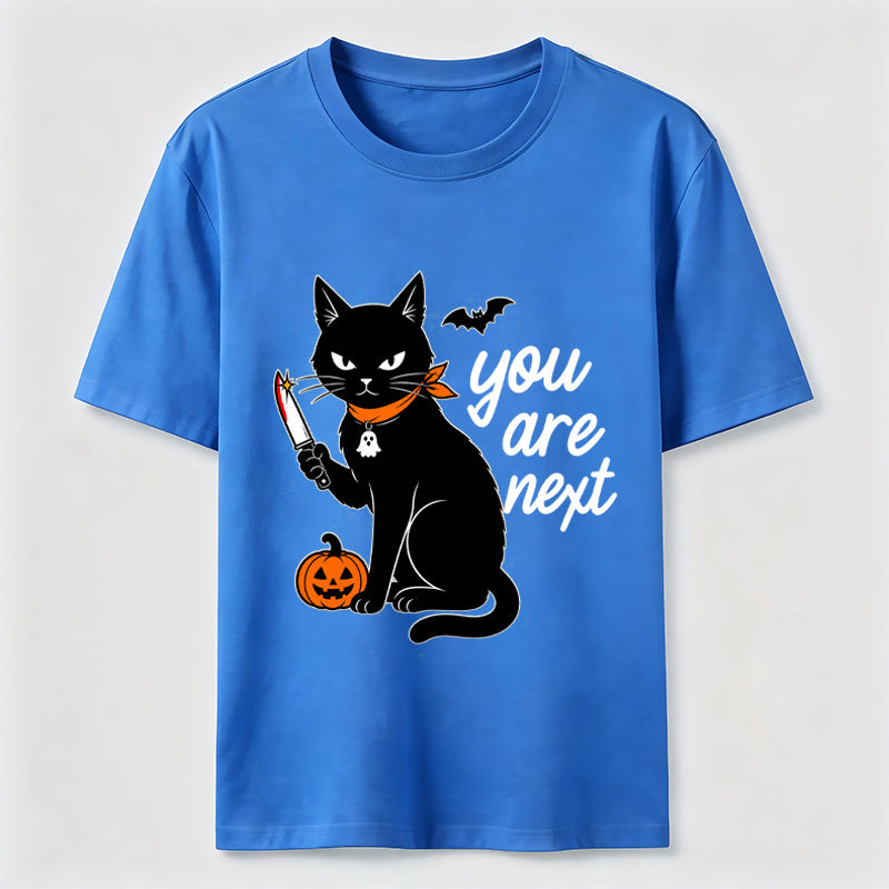 A black cat holding a knife on Halloween Classic T-Shirt