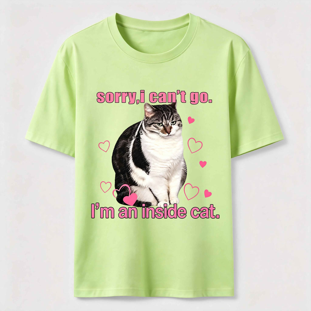 A cat that doesn't like going out Classic T-Shirt