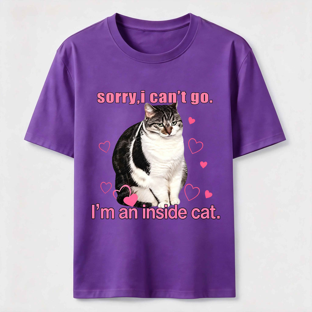 A cat that doesn't like going out Classic T-Shirt